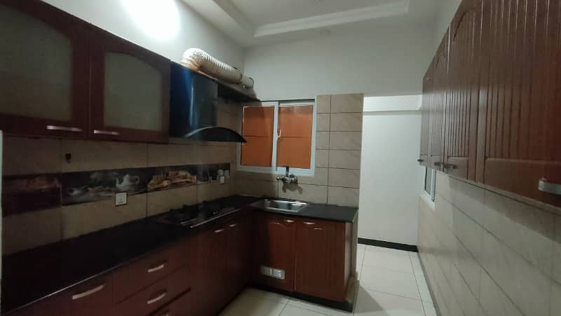 *Kings Towers* 3 Beds Drawing Dinning 3rd Floor 1550 sq. ft Corner 5