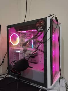 I have to sell a new gaming pc Totally lush condition