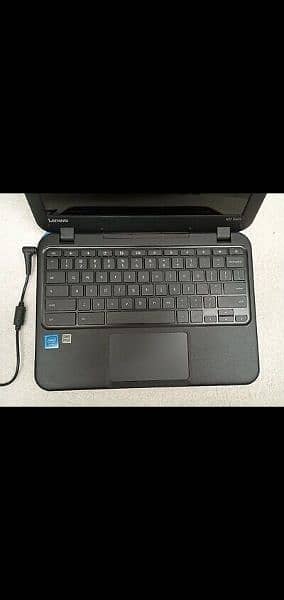 Lenovo laptop 4/32 touch screen 3