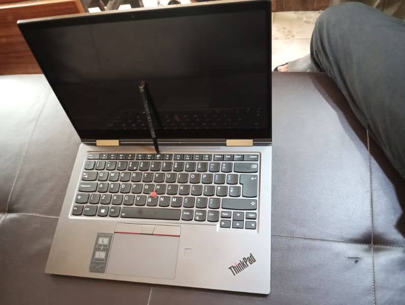 Lenovo Thinkpad X1 yoga core i5 10th gen 2.21GHz, 16 gb ram, 1 tb ssd 2