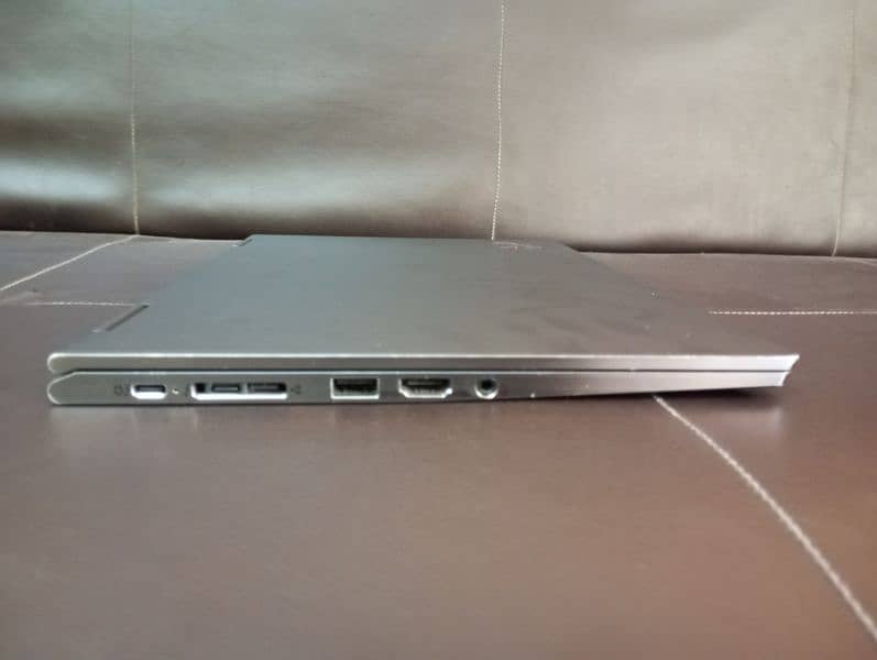 Lenovo Thinkpad X1 yoga core i5 10th gen 2.21GHz, 16 gb ram, 1 tb ssd 3