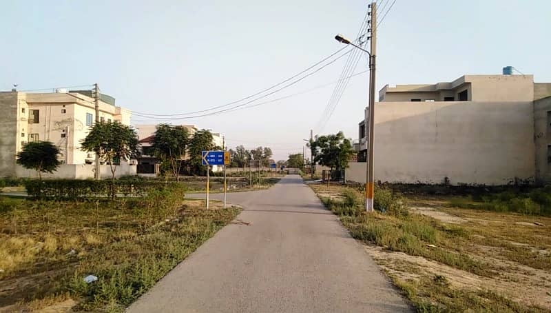 20 Marley Plot for Sale B Block plot. no107;juble. Town Lahore 5