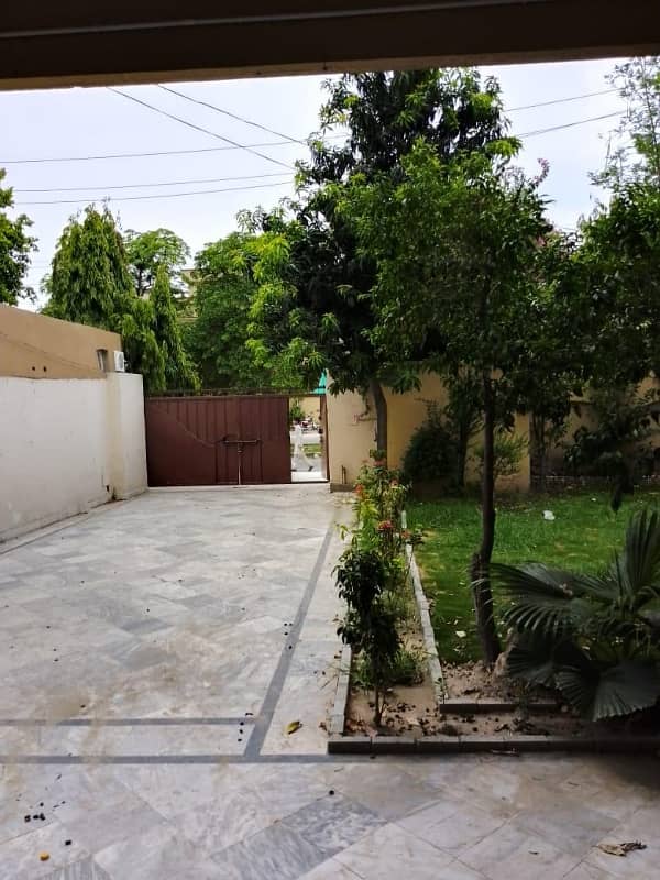 House For Rent In Johar Town Main 100ft Road 0