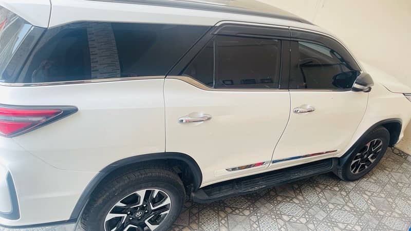 Toyota Fortuner V 2017 5