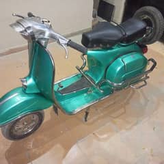 Vespa 1982 in newly made condition 03104489786