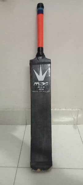 mids tapeball bat / new condition /  rawalakot bat. 0