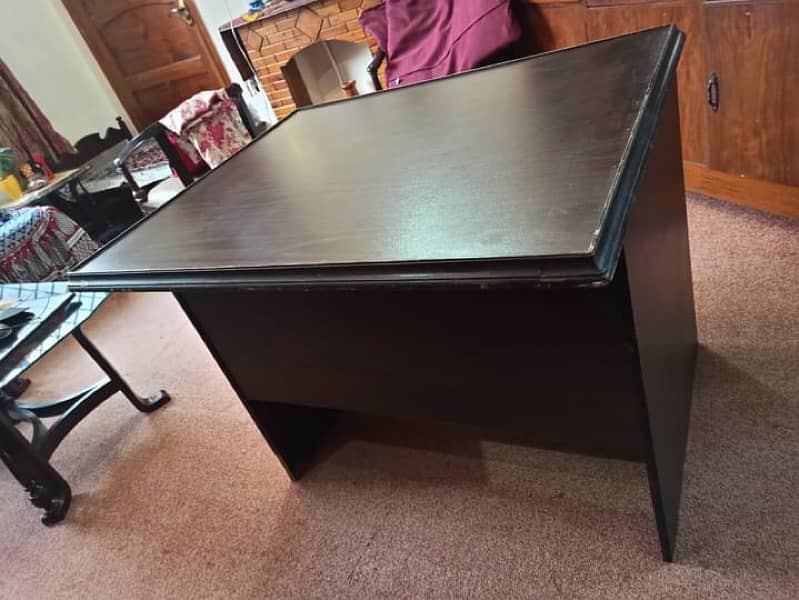 polished new condition strong wood office table for work 3