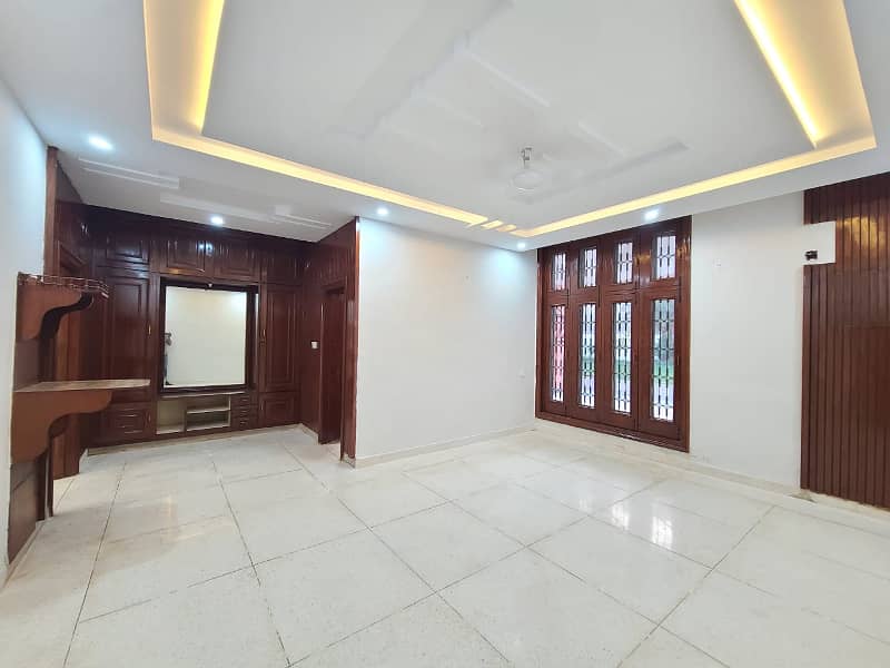 3 Canal House For Rent Civiline Near Iqbal Stadium Faisalabad 17