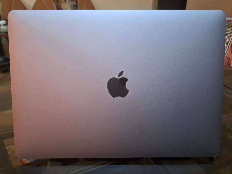 Macbook Pro M2 2022, 8 RAM 250 SSD 1