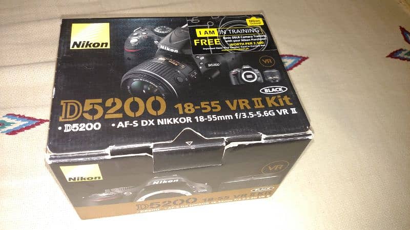 Nikon D5200 DSLR with 18-55 Lens With Original Box 2