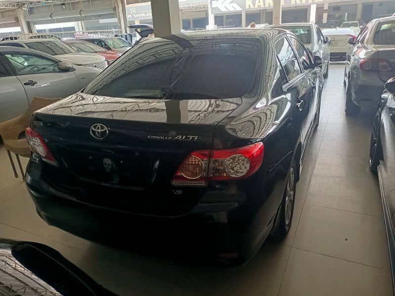 Toyota Corolla Altis 2013 3