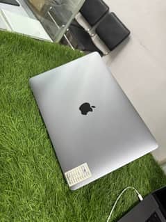 2020 MacBook Air 13.3 M1 Ram 16 SSD 256 / 512 Excellent Condition