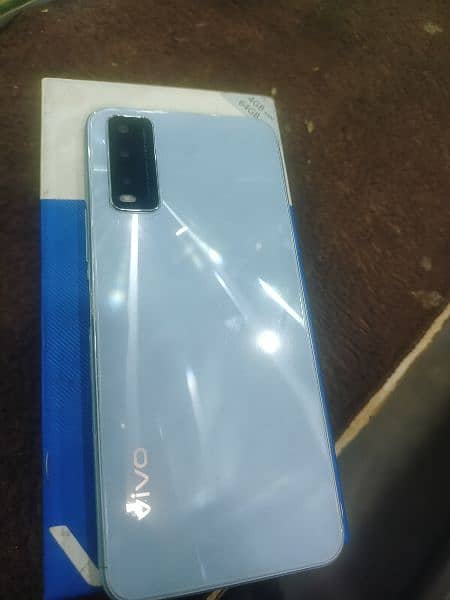 vivo Y20 with Box 2