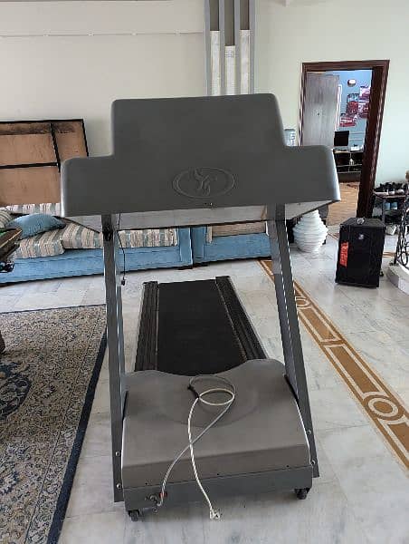 Insidetrack 8200 Treadmill 5