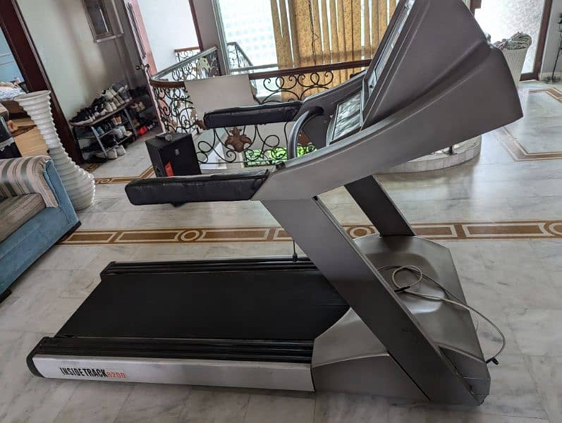 Insidetrack 8200 Treadmill 7
