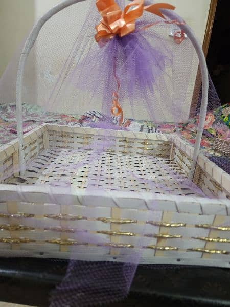 Gift Baskets and Decorativre Trays 9