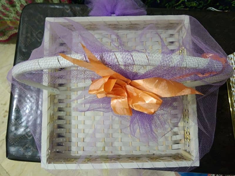 Gift Baskets and Decorativre Trays 11