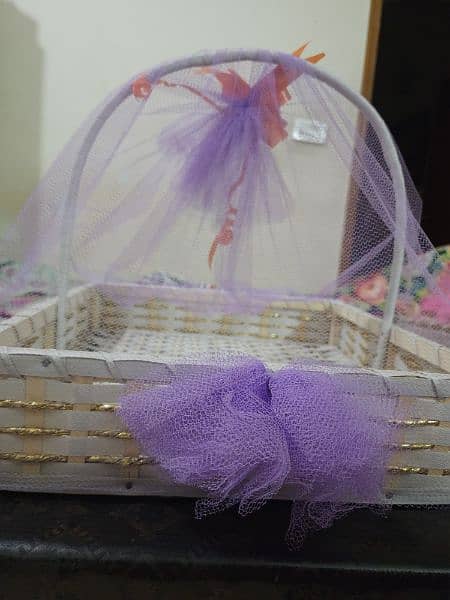 Gift Baskets and Decorativre Trays 12