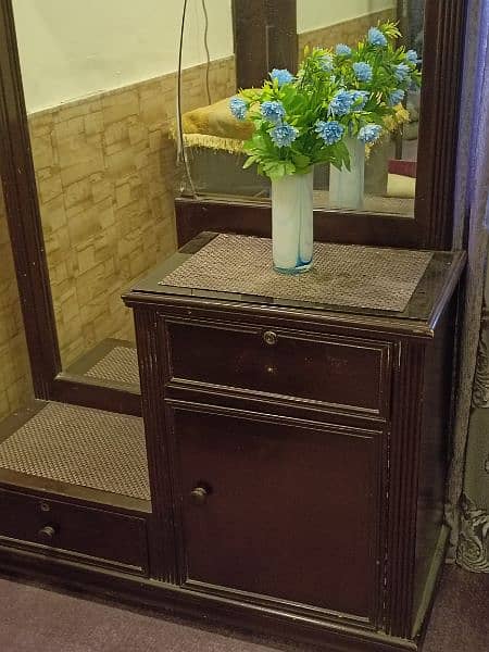 dressing table 2