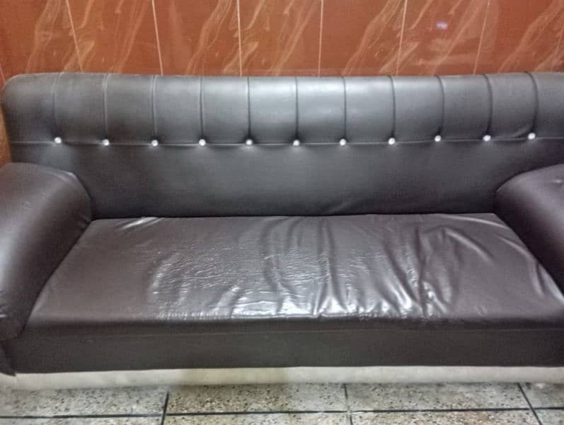 sofa set available in reasonable price 6