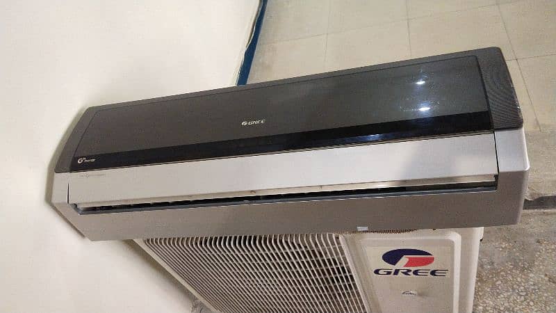 Gree 1.5 ton inverter Ac heat and cool genuine condition 0