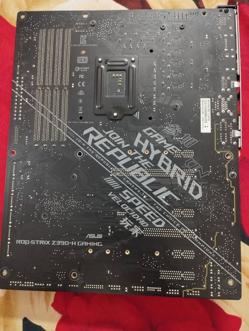 ASUS ROG STRIX Z390-H GAMING, Intel i7-8700 Processor, CorsairDDR4 RAM 7