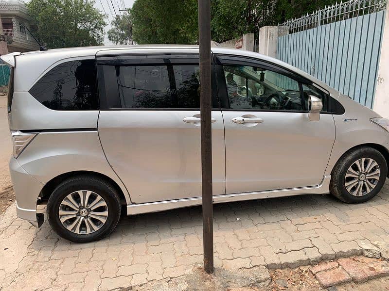 Honda Freed 2012 4