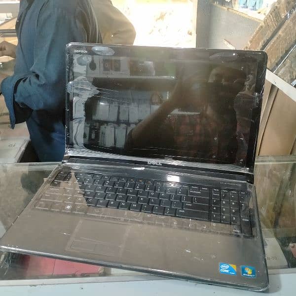 Glossy Machine Dell Inspiron Core i3 Display 15.6 inch Numpad 1