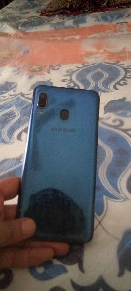 Samsung a20 1
