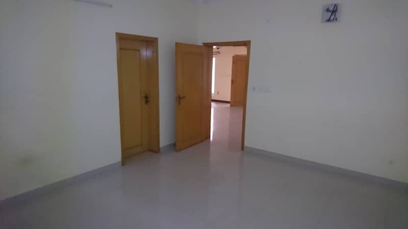 3 Bedrooms Lower Ground Portion For Rent 4