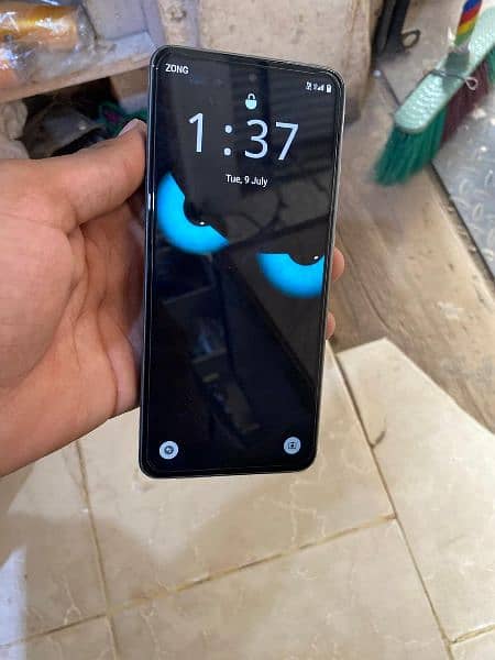 realme C67 0