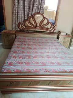 Queen sized dico set bed with mattress ,almari, dressing