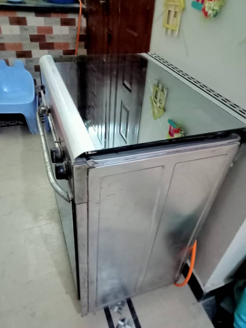 Gas Oven - Good Condition, in Rs. 15,000 8