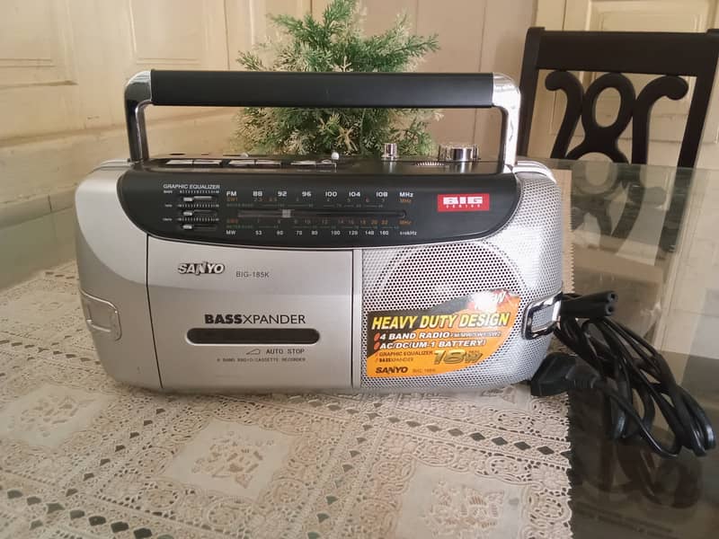 Sanyo BIG-185K Cassette Record Radio FM/MW/SW1/SW2 0