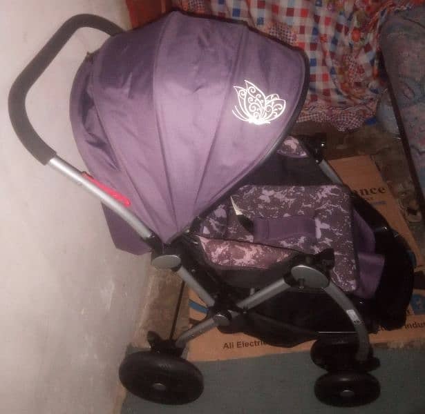 Urgent sale / baby pram / kids stroller/ foldable / condition 10/9 5