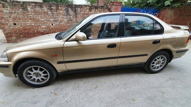 Honda Civic Oriel 2000 4