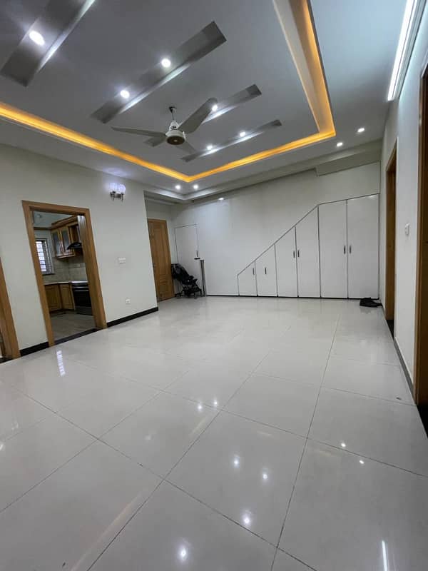 7 Marla Ground Portion for Rent with 2 Bedrooms in G-13, Islamabad 5