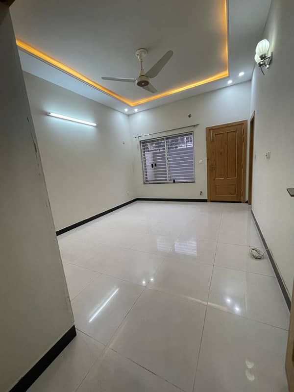 7 Marla Ground Portion for Rent with 2 Bedrooms in G-13, Islamabad 7