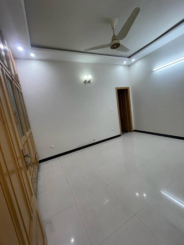 7 Marla Ground Portion for Rent with 2 Bedrooms in G-13, Islamabad 9