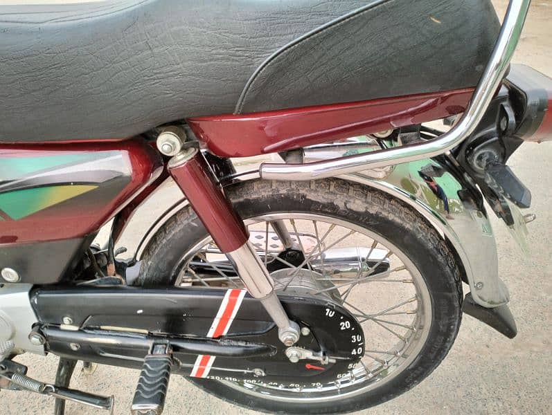 urgent sale vip home use bike in khanewal 7