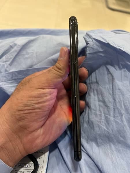 iPhone 11pro max 64 gb battery 91 full ok on water Approve 5