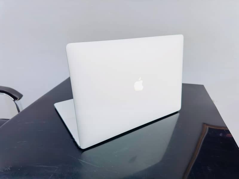 Apple Macbook Pro 2019 core i7 16/256 2