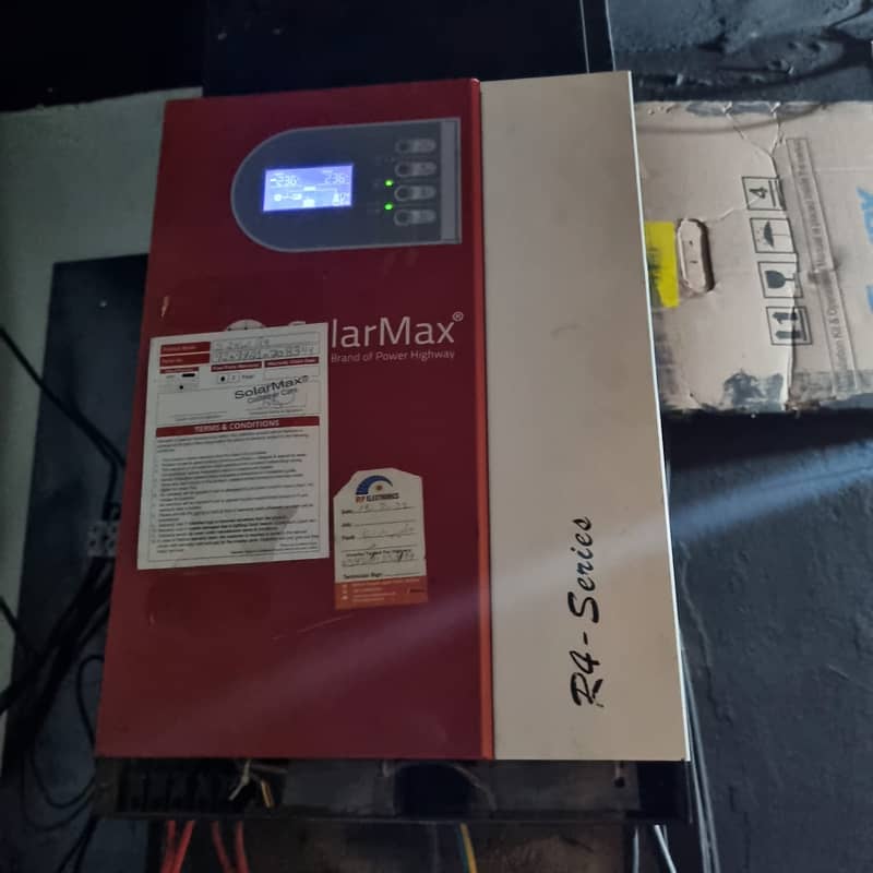 used 5kw solarmax hybrid solar inverter for sale 0