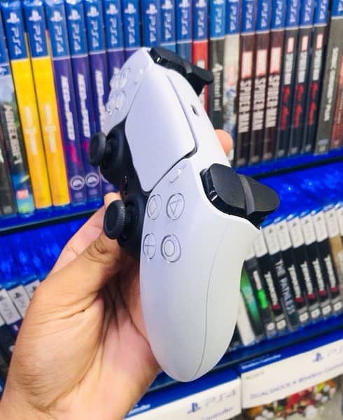 PS5 CONTROLLER 2