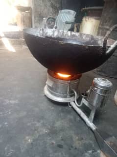 black oils wala cholha bulkul new condition ha 1 bar use Kiya ha . .