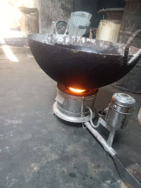 black oils wala cholha bulkul new condition ha 1 bar use Kiya ha . . 0