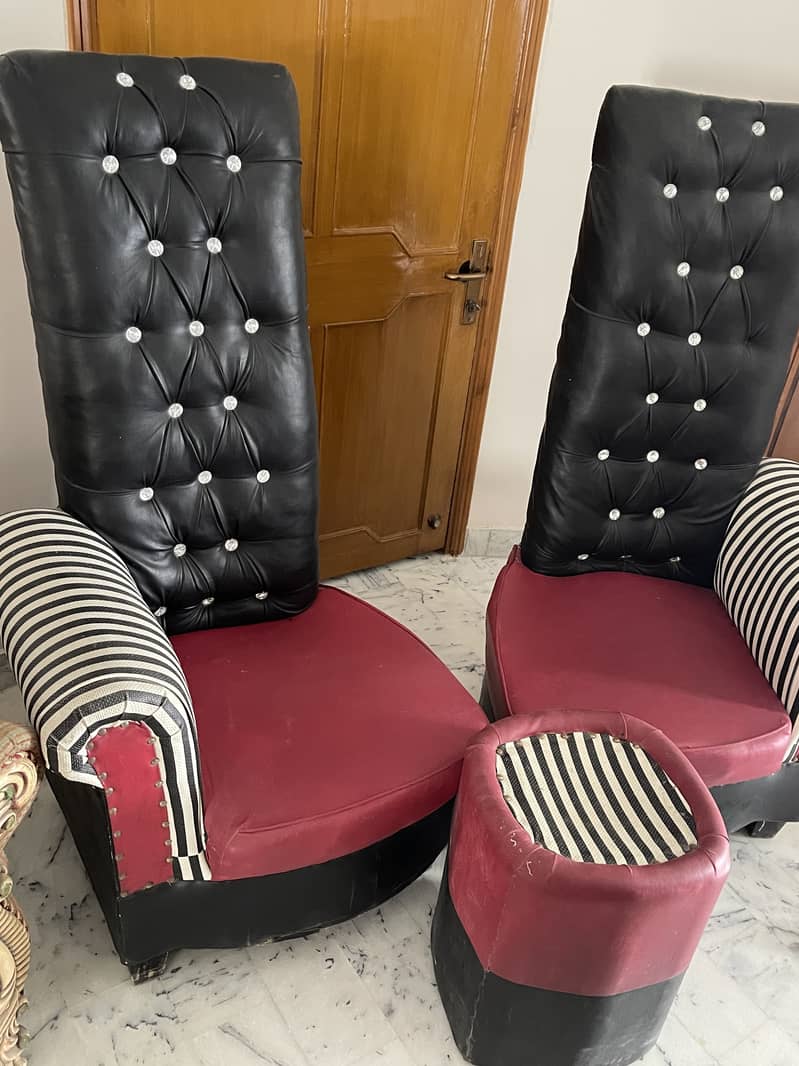 Long Sofa Chairs with Table 1