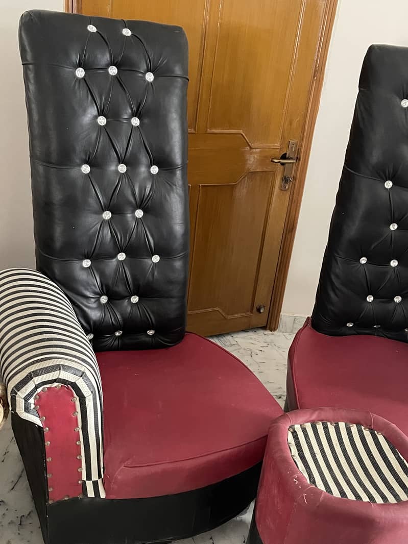 Long Sofa Chairs with Table 2