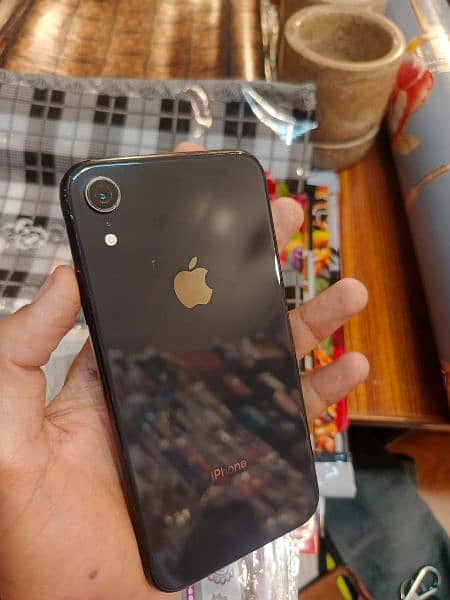 iphone xr 128gb fresh condition number 03145513043 only watsaap 3