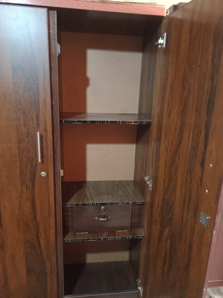 Wardrobe / Cupboard / Almari / wooden wardrobe/2 door wardrope 14